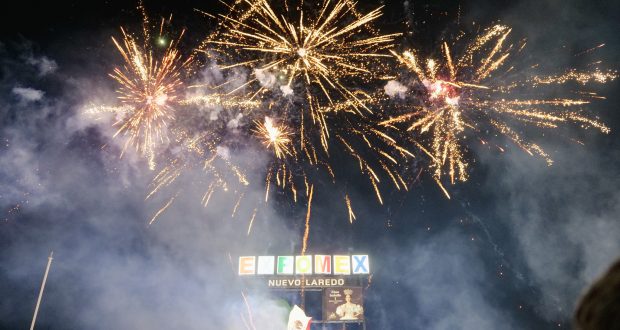 Expomex, pirotecnia, juegos pirotécnicos, cohetes, fuegos artificiales, Feria de Nuevo Laredo.